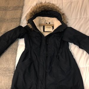 Warm winter coat. Perfect condition. Navy!